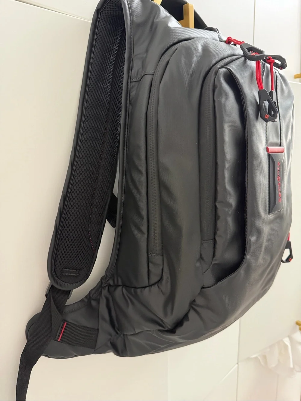 Samsonite Black Backpack with Red Trim - Men's Commuter Laptop Pack